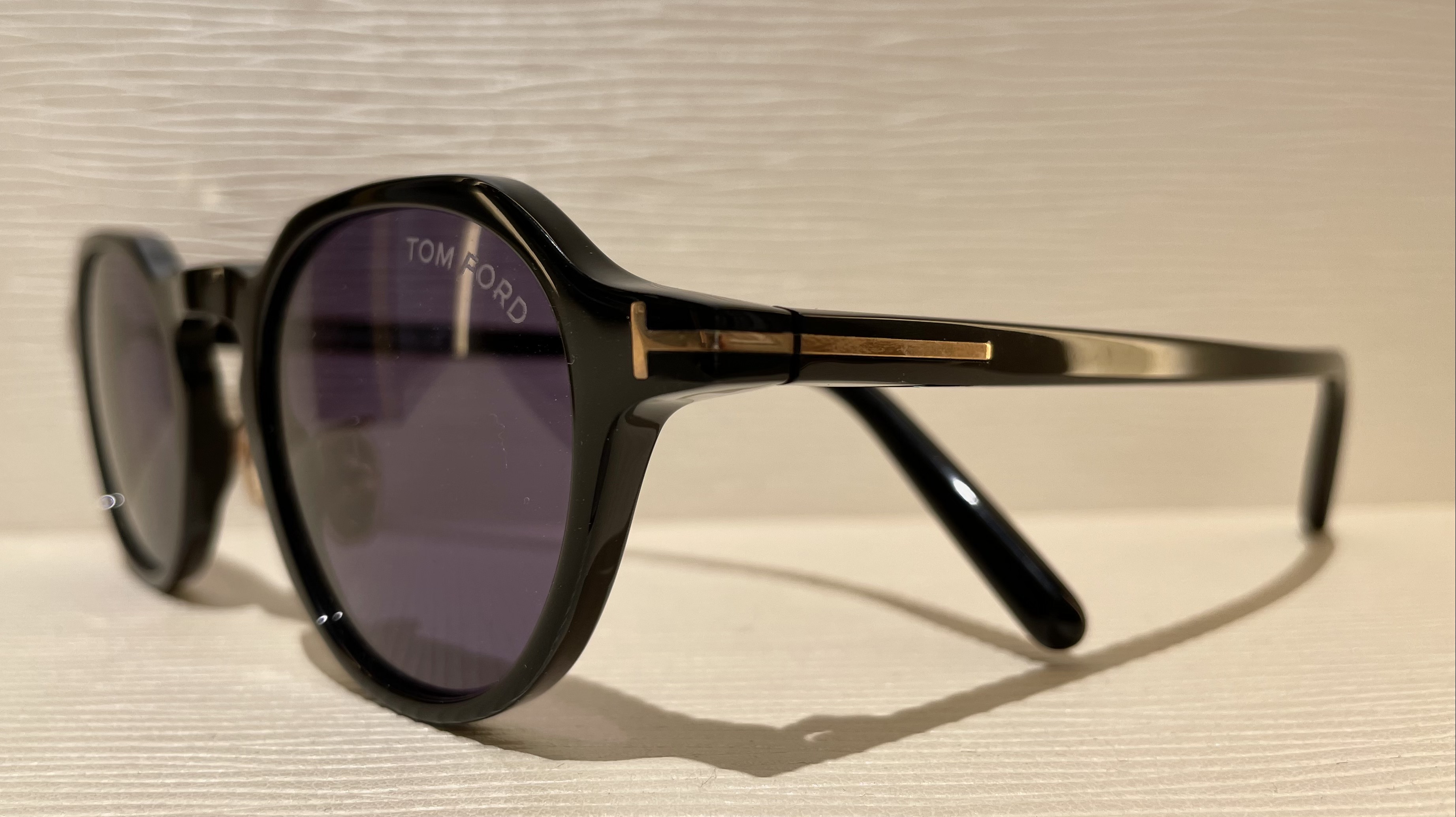 新品 TOM FORD トムフォード クリアブラウン サングラス TF877-D 新品 TOM FORD トムフォード クリアブラウン サングラス TF877-D